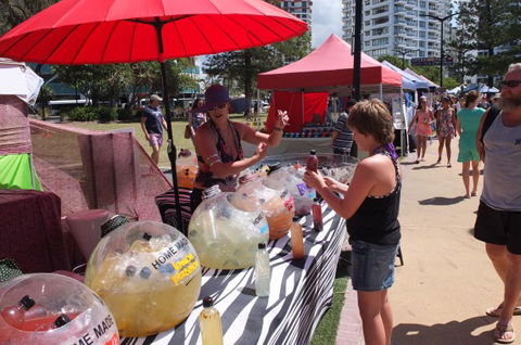 Coolangatta Beachfront Markets - Kalgoorlie Accommodation 4
