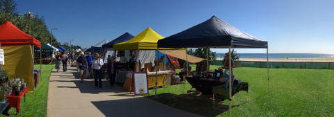 Coolangatta Beachfront Markets - Kalgoorlie Accommodation 7