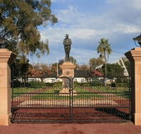 Dalby War Memorial and Gates - Kalgoorlie Accommodation