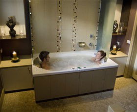 Daylesford Day Spa - Kalgoorlie Accommodation 0