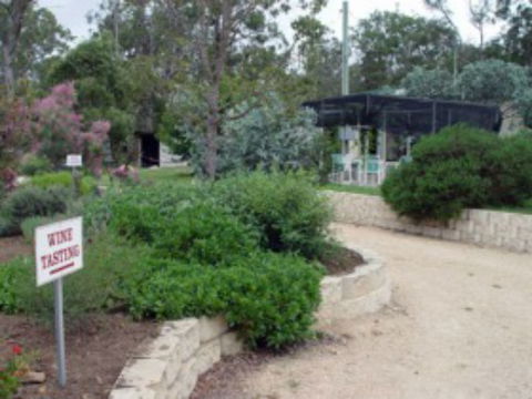 Holland Wines - Kalgoorlie Accommodation 4