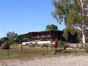 Blesings Garden Wines - Kalgoorlie Accommodation 0