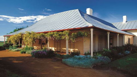 Cooma Cottage - Kalgoorlie Accommodation 1
