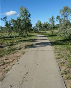 Lagoon Creek - Kalgoorlie Accommodation 1