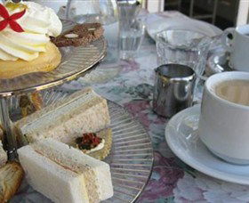 Afternoon Tea At Burnett House - Kalgoorlie Accommodation 2