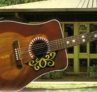 Big Guitar - Kalgoorlie Accommodation