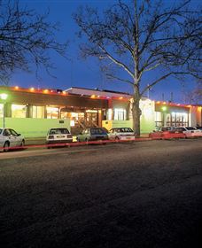 Narrandera Ex-Serviceman Club - Kalgoorlie Accommodation 0
