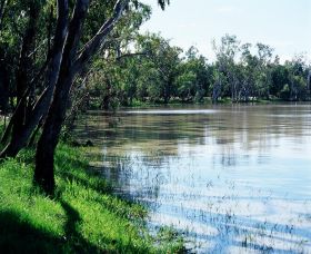 Yarrie Lake - Kalgoorlie Accommodation 0