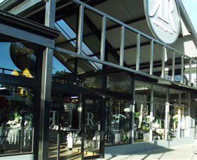 Rambling Rose - Kalgoorlie Accommodation 0