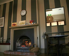 Gerry's @ The Commercial Hotel - Kalgoorlie Accommodation 2