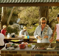 Apsley Falls picnic area - Kalgoorlie Accommodation