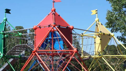 Fadden Pines Playground - Kalgoorlie Accommodation 3