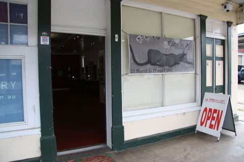 FyreGallery - Kalgoorlie Accommodation 6