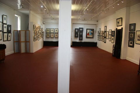 FyreGallery - Kalgoorlie Accommodation 7