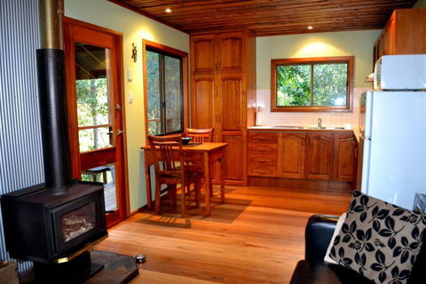 Waterfall Hideout-Rainforest Cabin For Couples - Kalgoorlie Accommodation 0