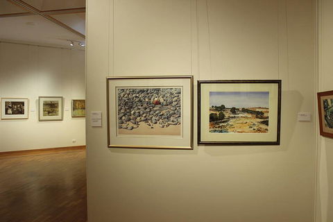 Gosford Regional Gallery & Gardens - Kalgoorlie Accommodation 1
