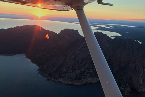 Freycinet Peninsula Or Wineglass Bay Scenic Flight - Kalgoorlie Accommodation 1