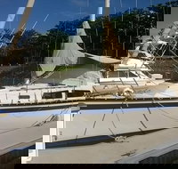 Townsville Lunchtime Sailing Cruise Boat Tour - Kalgoorlie Accommodation