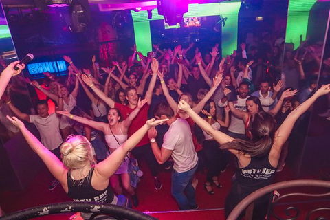 THE HANGOVER CRAWL - CLUB CRAWL SURFERS PARADISE - NIGHTLIFE - CLUBBING - Kalgoorlie Accommodation 1