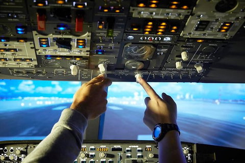 Airliner-737 - 30 Minutes - Flight Simulator Experience - Kalgoorlie Accommodation 0
