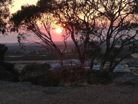 Hermit's Cave And Lookout - Kalgoorlie Accommodation 2