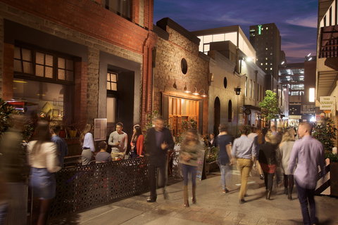 Peel Street - Kalgoorlie Accommodation 0