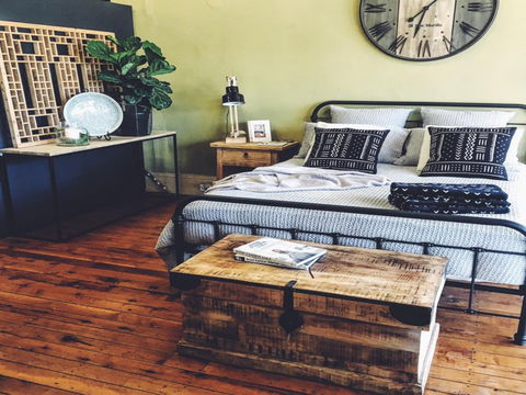 Uneke Antiques, Homewares And Gifts - Kalgoorlie Accommodation 2