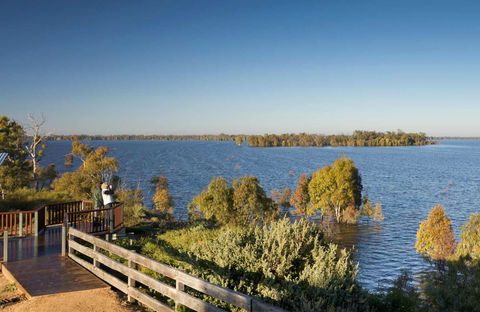 Yanga Lake Viewing Deck - Kalgoorlie Accommodation 0
