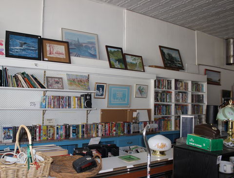Holbrook Anglican Op-shop - Kalgoorlie Accommodation 1