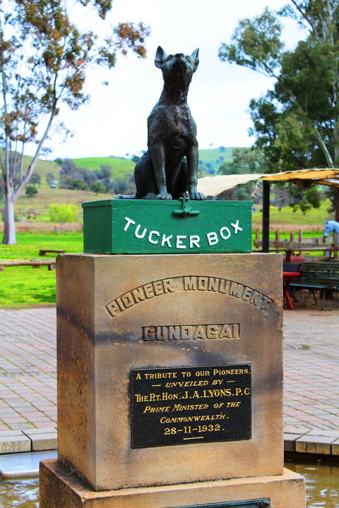 The Dog On The Tucker Box - Kalgoorlie Accommodation 0