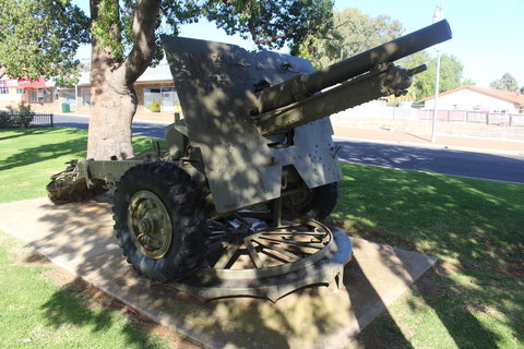 War Gun Trophy - Kalgoorlie Accommodation 0