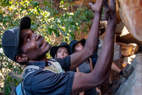 Arnhem Land Injalak Hill Full-Day Tour From Darwin - Kalgoorlie Accommodation 0