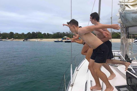 Sailing Curlew Escape On Moreton Bay - Kalgoorlie Accommodation 11