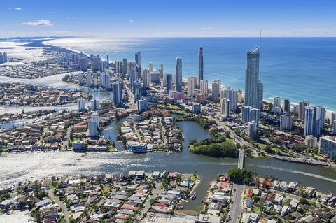 Gold Coast Airport Transfers : Gold Coast City To Airport OOL In Luxury Car - Kalgoorlie Accommodation 4