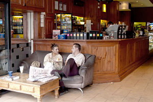 Deveroli's - Kalgoorlie Accommodation 0