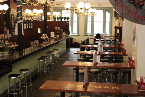 Redoak Boutique Beer Cafe - Kalgoorlie Accommodation 4