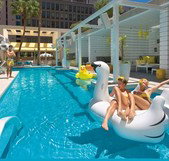 Pool Club - Kalgoorlie Accommodation