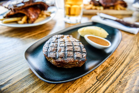 Waterfront Grill - Kalgoorlie Accommodation 1