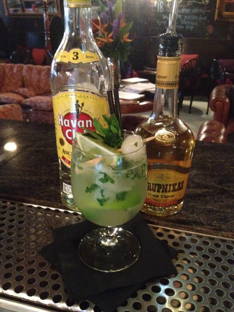 Red Baron's Lounge Bar - Kalgoorlie Accommodation 2