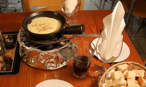 CJ's French Fondue Restaurant - Kalgoorlie Accommodation 2