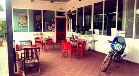 Rockabellas Roadside Diner - Kalgoorlie Accommodation 1