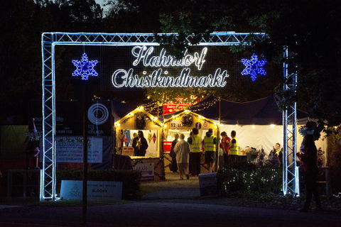 Hahndorf Christmas Market Walking Tours - Kalgoorlie Accommodation 0