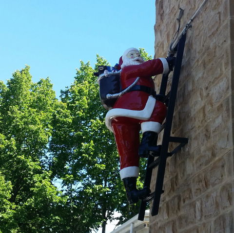 Hahndorf Christmas Market Walking Tours - Kalgoorlie Accommodation 1