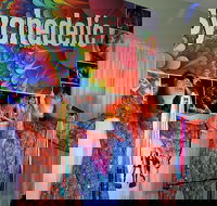 Psychedelic 70s Show The Retro Girls - Kalgoorlie Accommodation