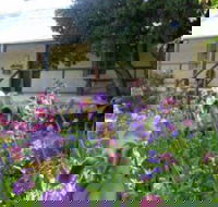 Raglan Art Award Exhibition - Kalgoorlie Accommodation