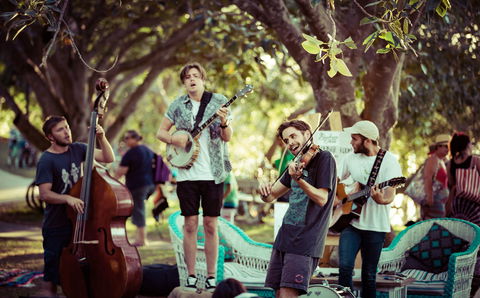 Buskers By The Lake - Kalgoorlie Accommodation 1