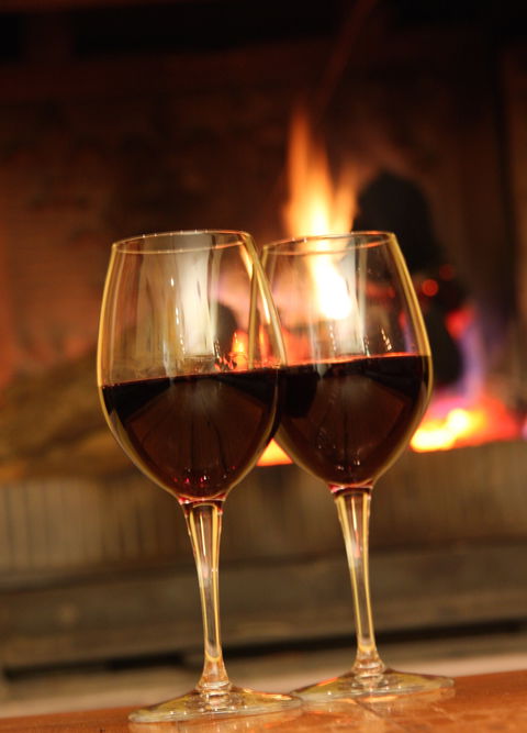 Fireside Pig And Pinot At Contentious Character - Kalgoorlie Accommodation 1
