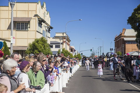 Mary Poppins Festival - Kalgoorlie Accommodation 1