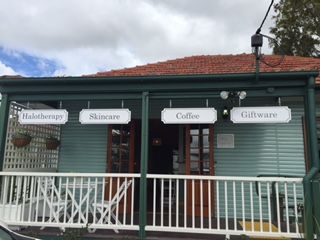 A Wild Night Out - Spring - Kalgoorlie Accommodation 4