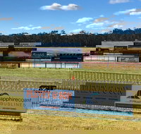 Tathra Cup Hawaiian Themed Fashions on the Field - Kalgoorlie Accommodation